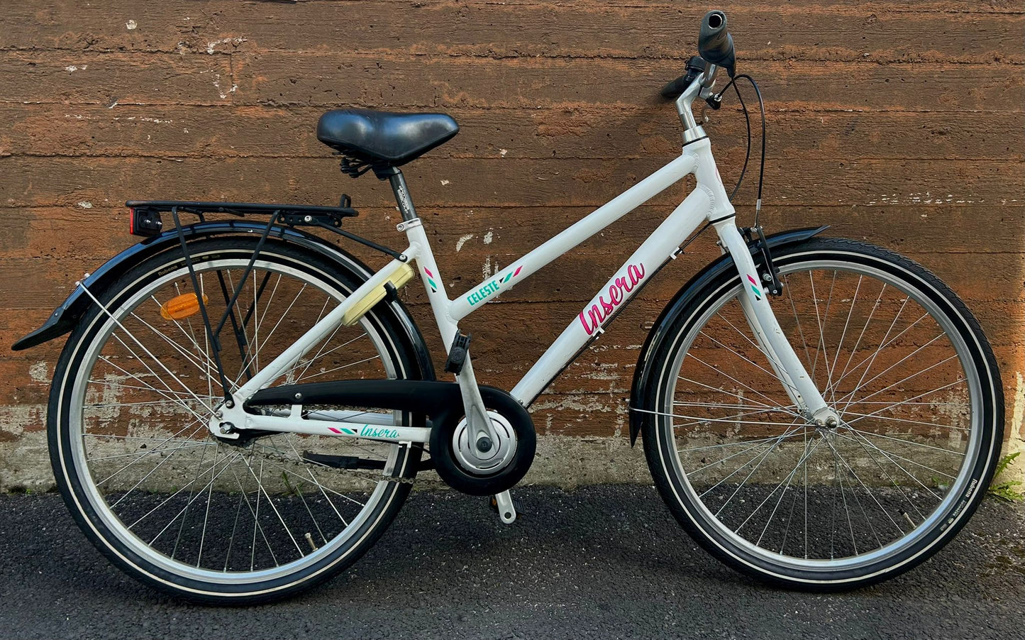 Käytetty Insera Celeste