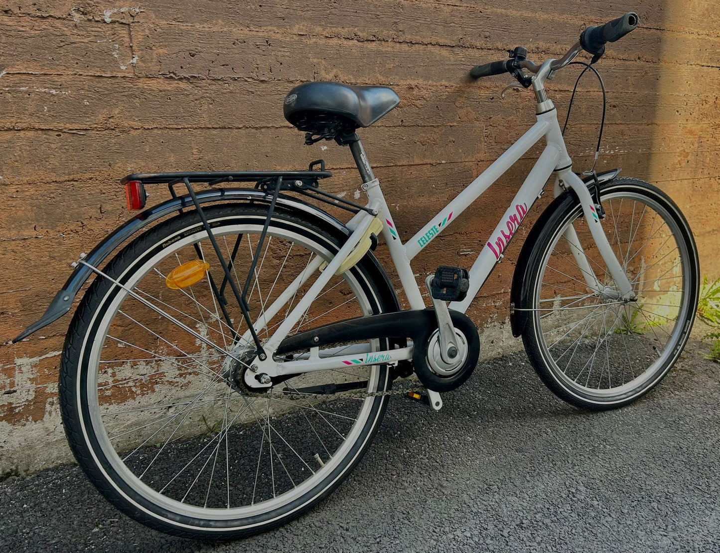 Käytetty Insera Celeste