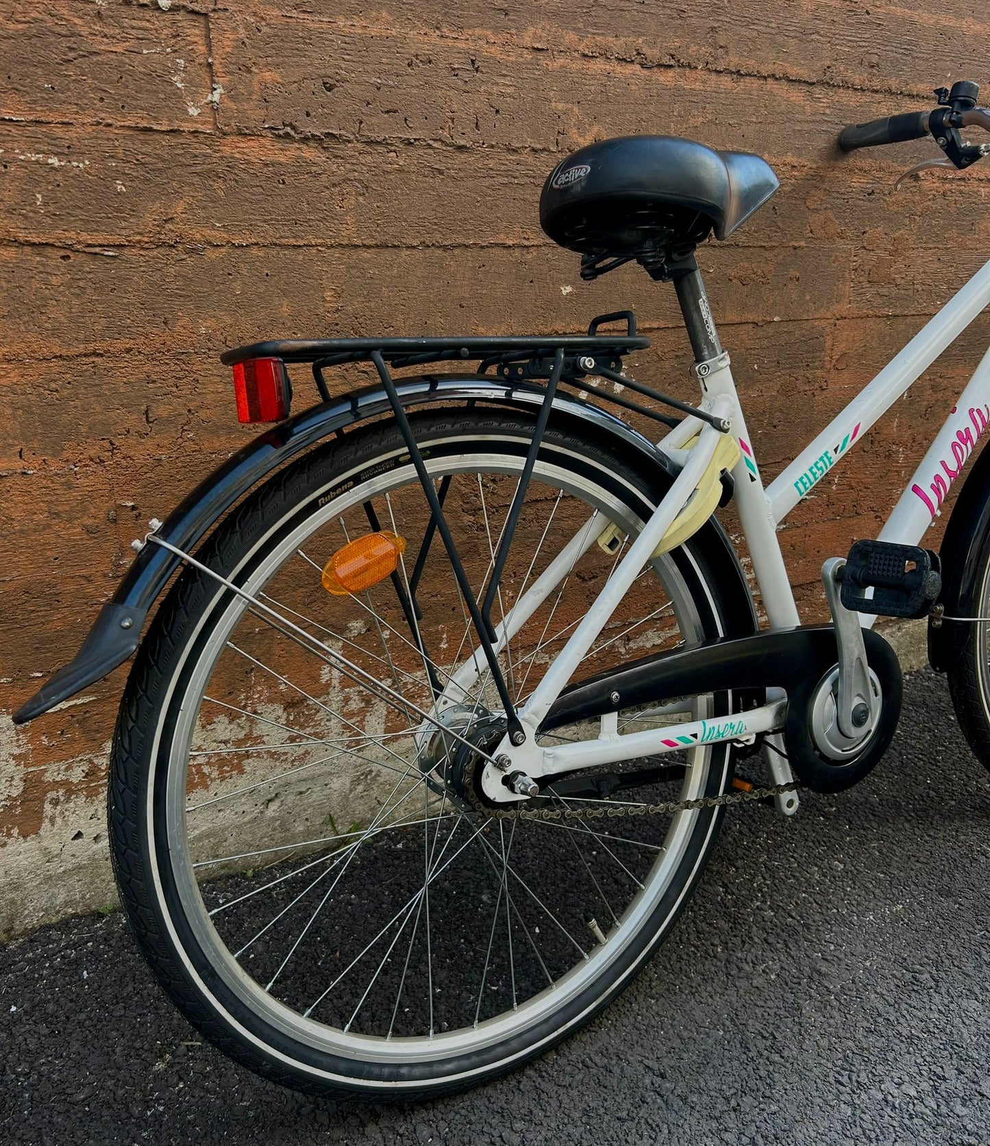 Käytetty Insera Celeste
