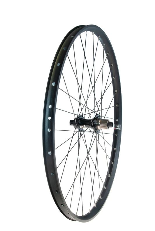 Takapyörä 29". 27-622 Center Lock. BOOST 12x148. MICROSPLINE 12-v. MACH1 Cross